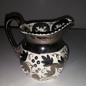 Wedgwood of Ofetruria & Barlaston, Creamer